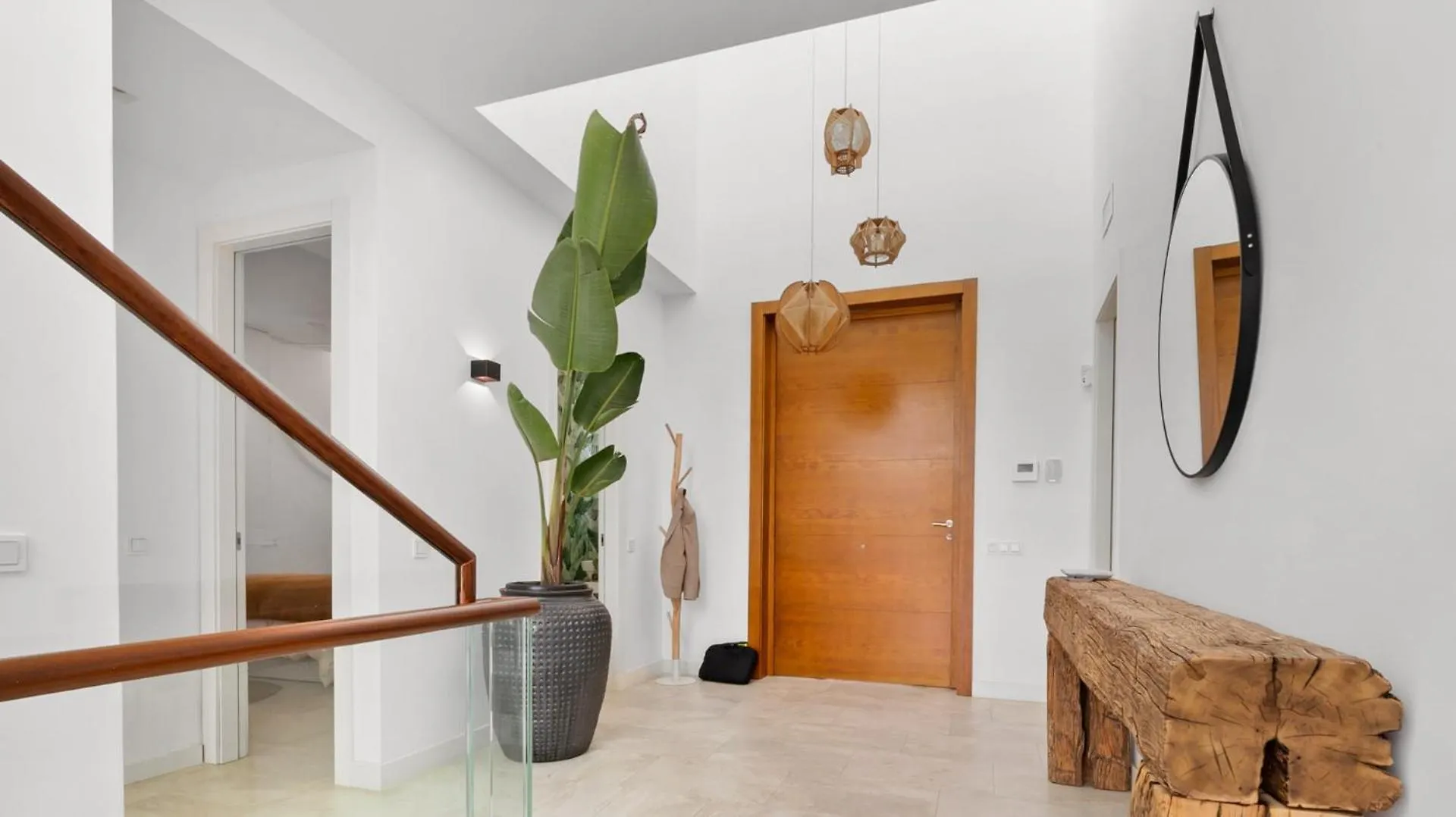 Villa Vivi Homes -Villa Perla Pool, Gym, Jacuzzi & Garden Estepona Spain