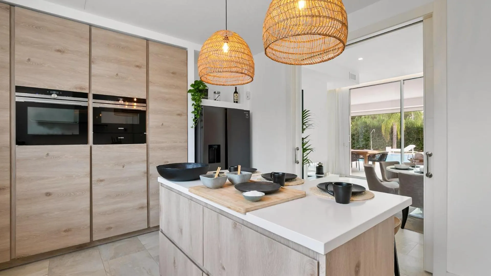 Vivi Homes -Villa Perla Pool, Gym, Jacuzzi & Garden Estepona