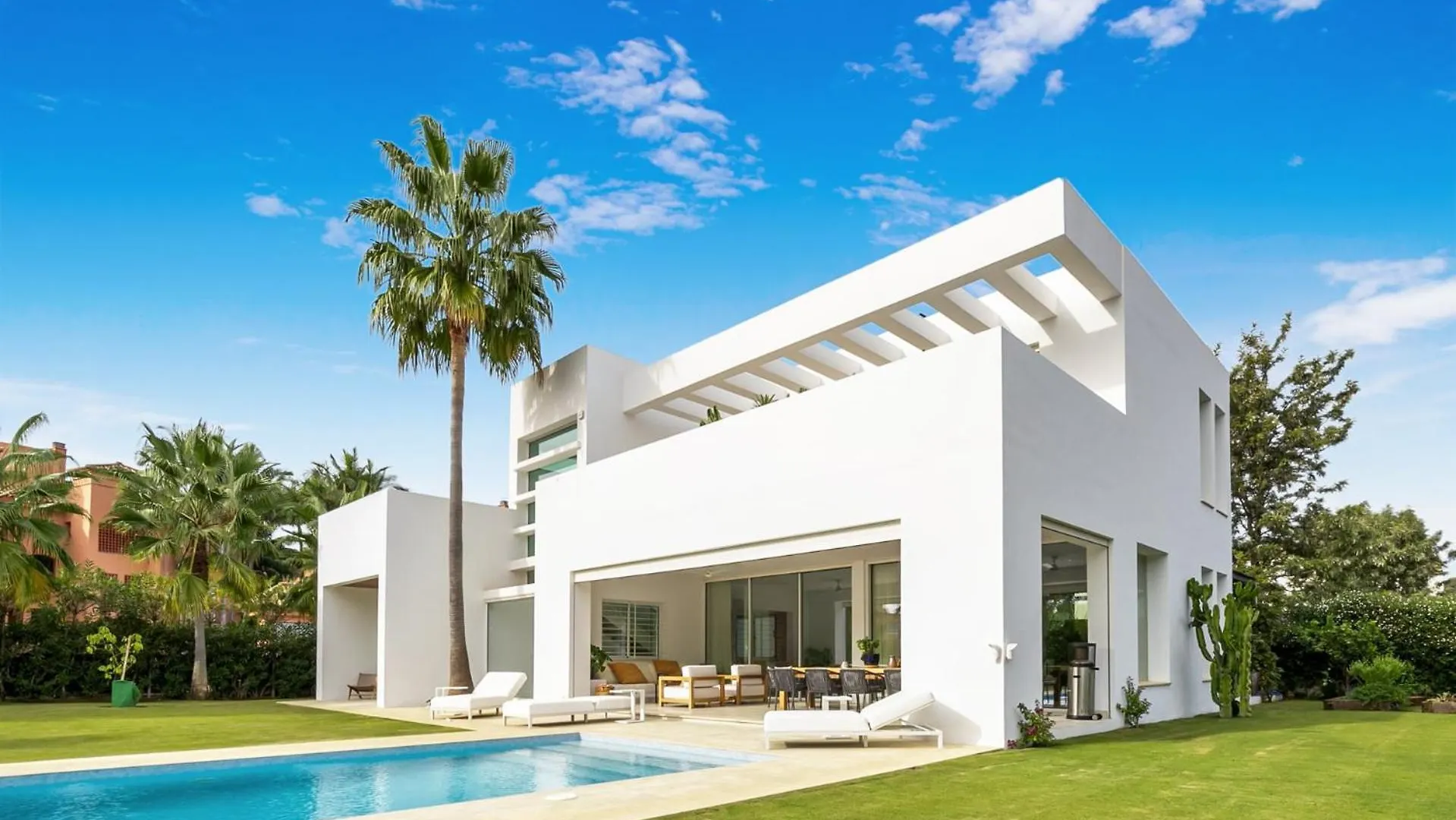 Vivi Homes -Villa Perla Pool, Gym, Jacuzzi & Garden contacts
